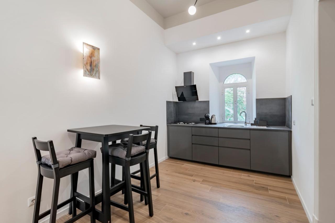 Leo'S Colosseum - Private Apartments Rome Exterior photo